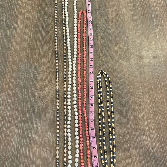 VINTAGE Lot of 4 Beaded Necklaces - Picture 2 of 12